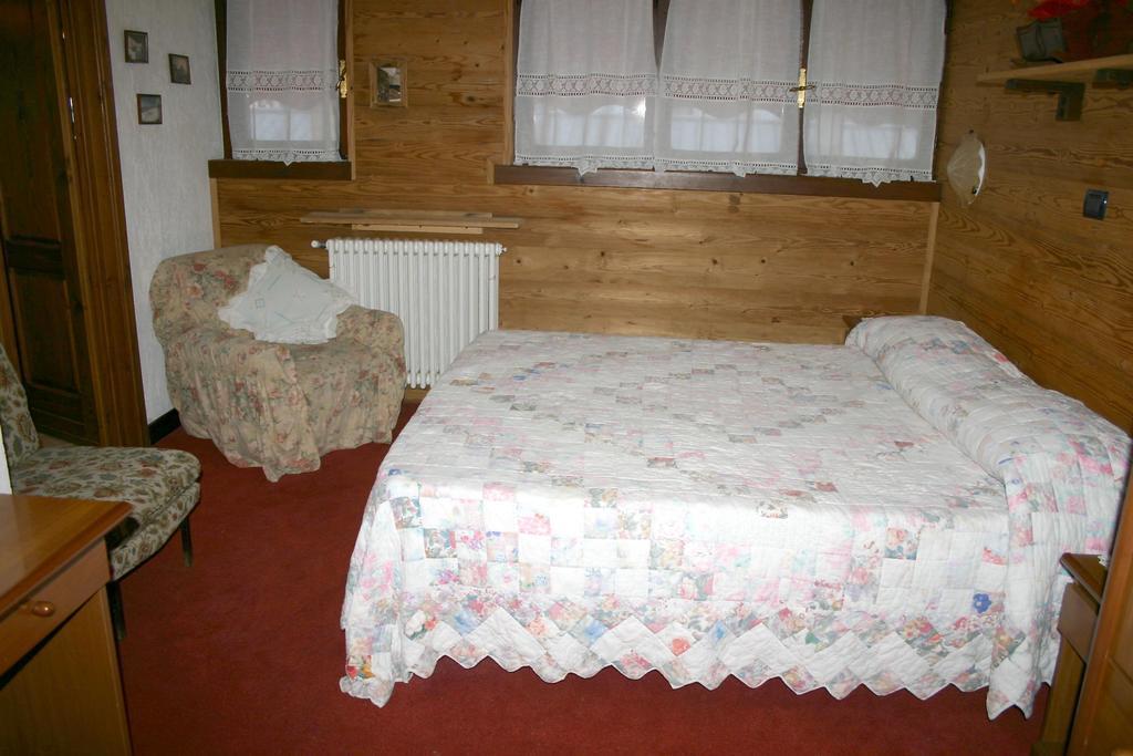 Albergo Martinet فيرنانتِّه الغرفة الصورة